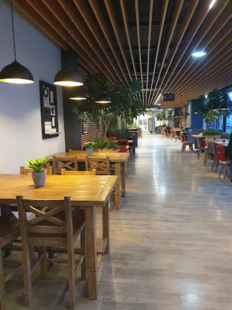 mömax Restaurant Berlin Schöneweide