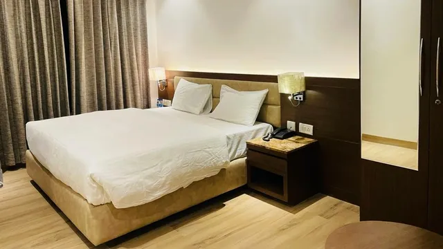 Hotel Aurelia Grand - Hotel in Gomti Nagar, Lucknow