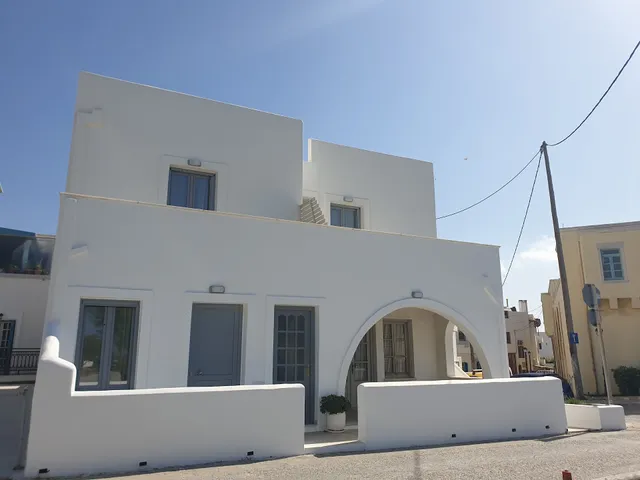 Anemos Seaside Lodging