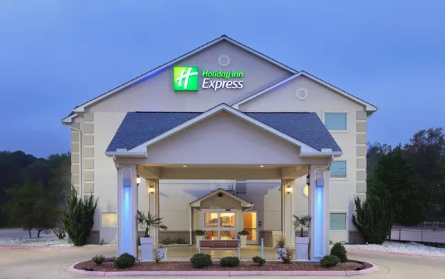 Holiday Inn Express & Suites El Dorado by IHG