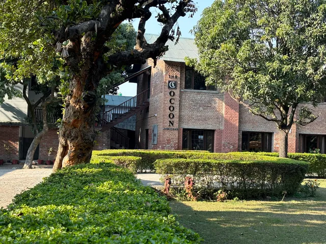 The Cocoon - Boutique Stay and Party Lawns