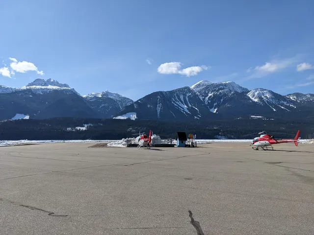 Revelstoke Airport (YRV)