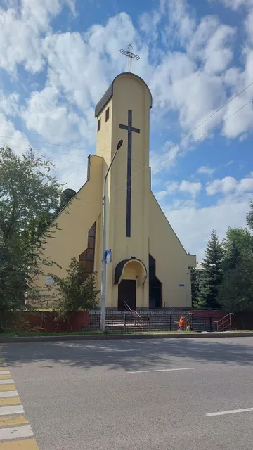 Rimsko-Katolicheskiy Sobor Presvyatoy Troitsy