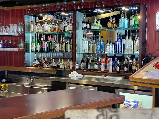 WINGERS ALEHOUSE Restaurant