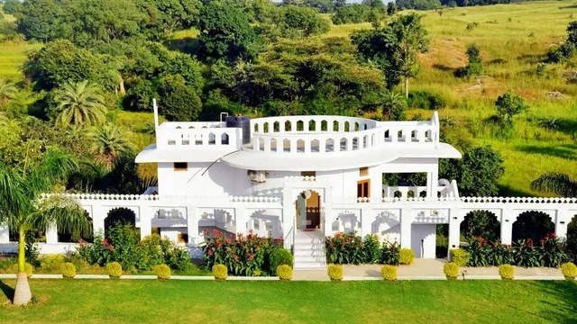 Narayan Niwas Resort