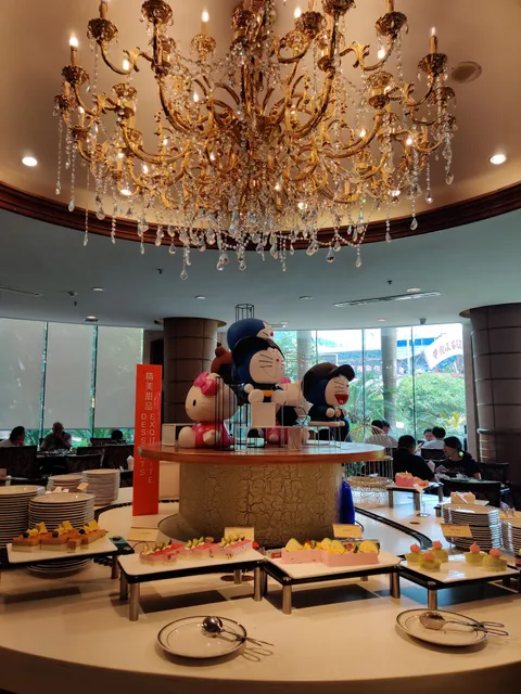 美伦华美达大饭店广场咖啡厅