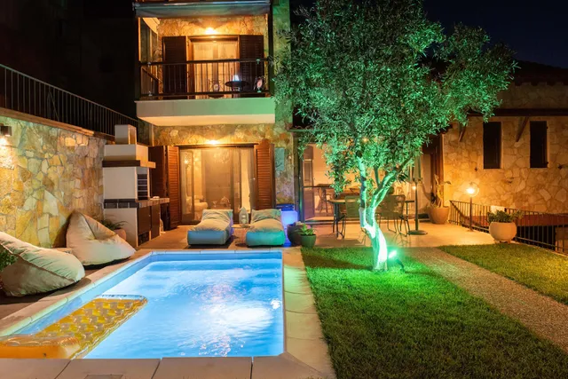 Dandy on the Beach Nea Roda