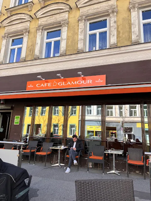 Cafe Glamour