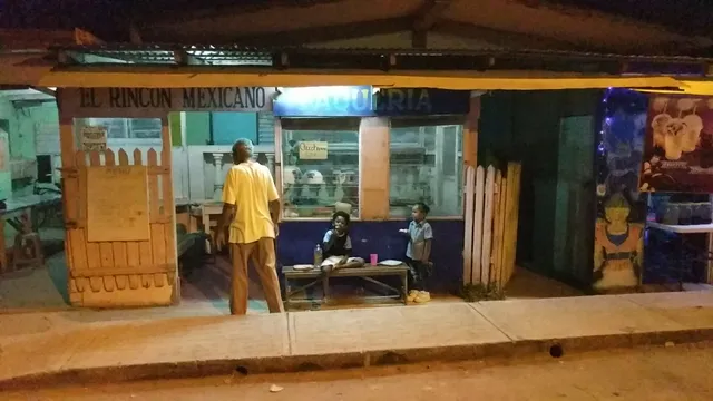 Mari's Deliciosas pupusas