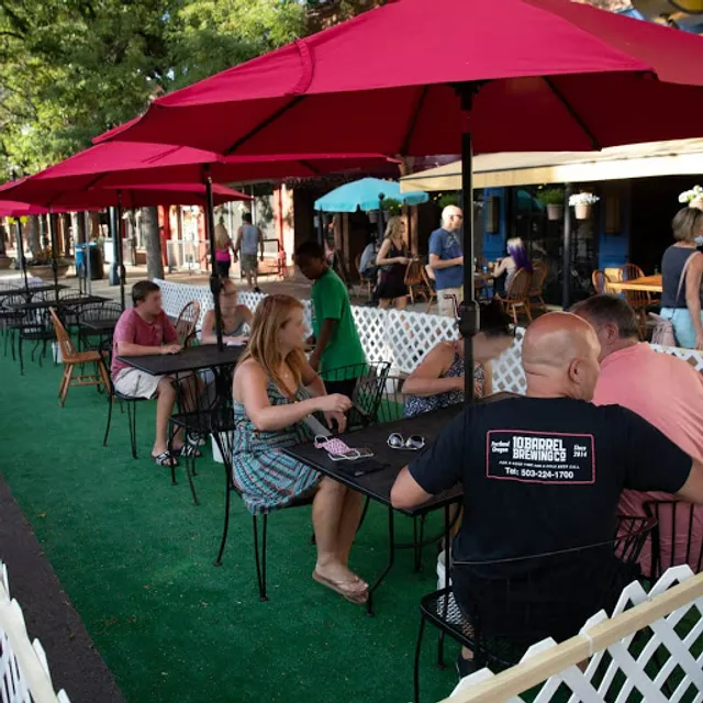 Mike O'Shays Restaurant & Ale House