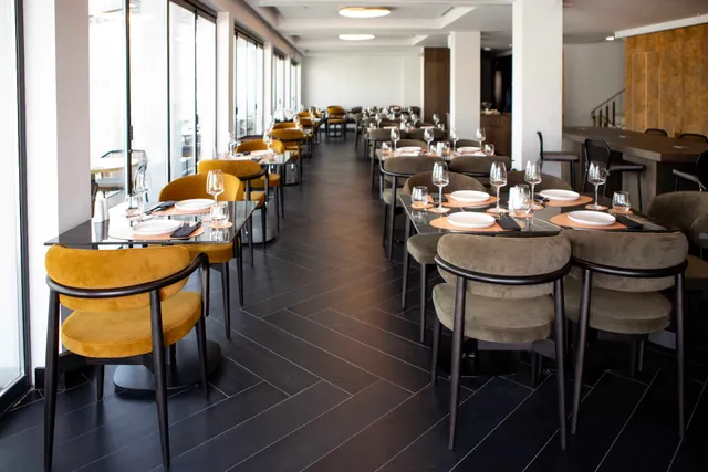 BRONZE ROOFTOP BAR-RESTAURANT