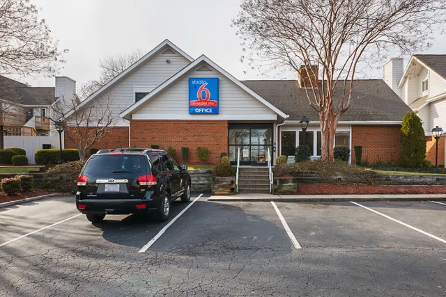 Studio 6 Greensboro, NC