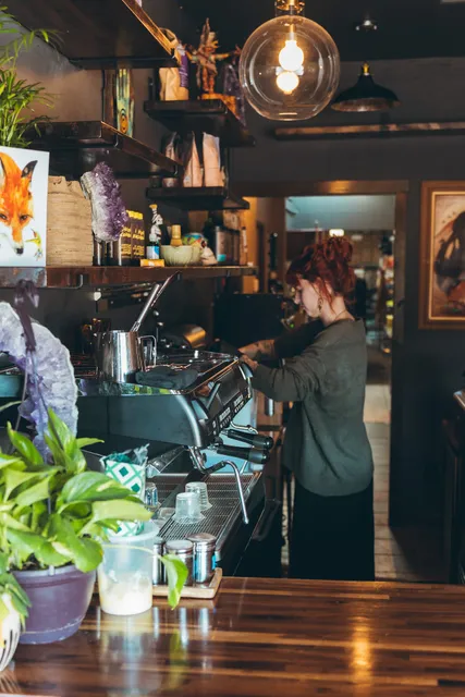 EarthLove Organic Kitchen ~ Coffee, Breakfast and Lunch