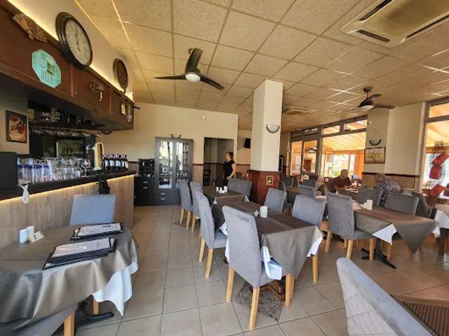 The Central Grill Restaurant, Zeniamar C.C.