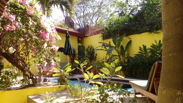 Casa Amarilla Sámara