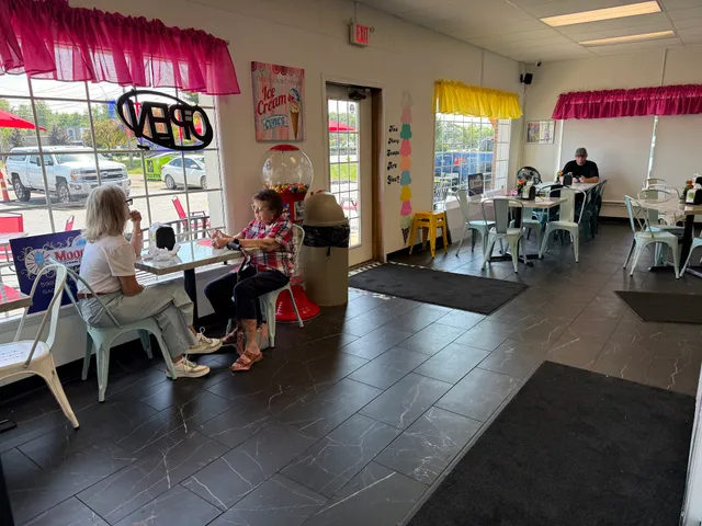 Mooney’s Ice Cream and Cakes