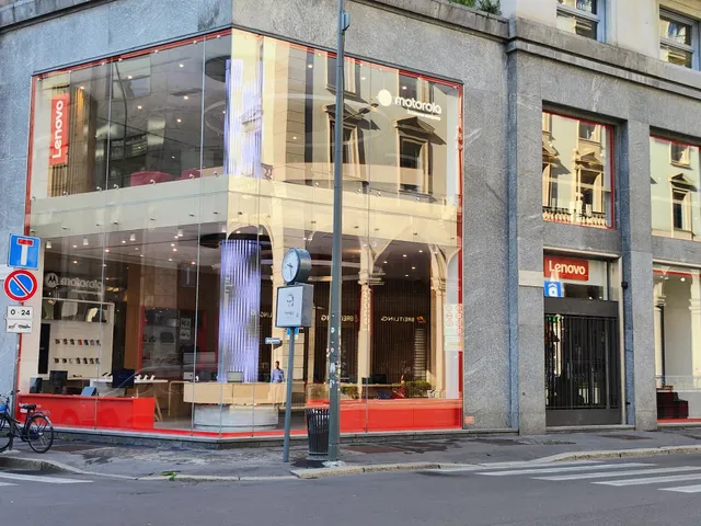 Spazio Lenovo - Store Lenovo e Motorola a Milano