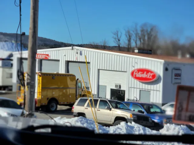 The Peterbilt Store - New England [Fitchburg]