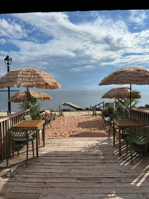 The Knot Beach Bar & Rentals