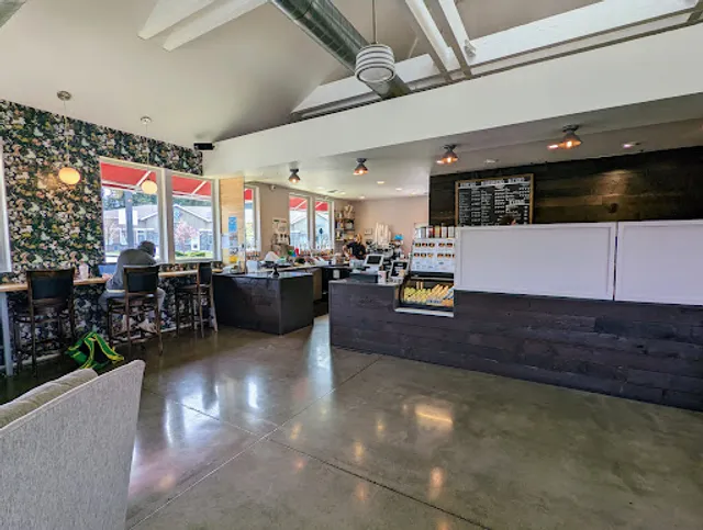 Taylor Ray’s Cafe at Hawks Prairie