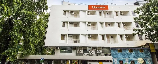 FabExpress Kalyan - Hotel in Sayajiganj, Vadodara