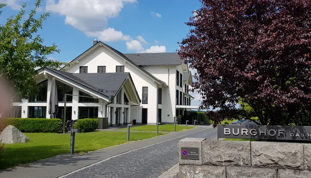 Burghof DAS HOTEL