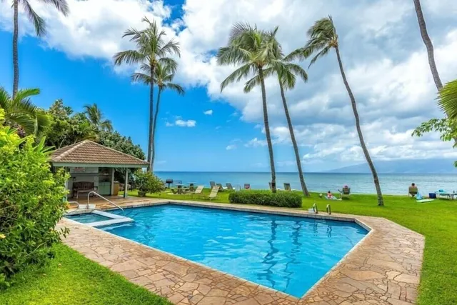 Hale Mahina Beach Resort