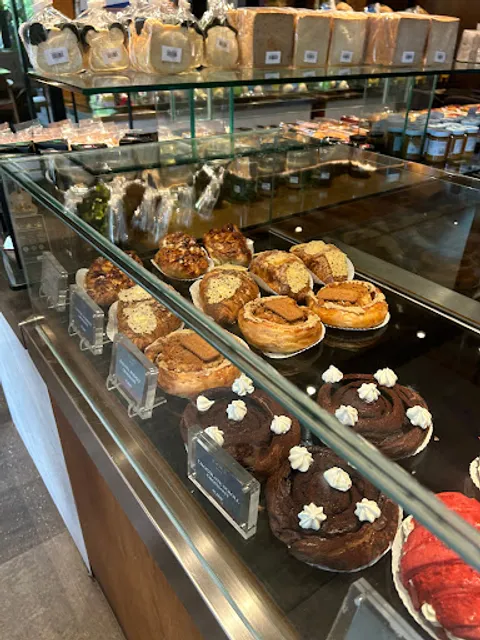 Igor's Pastry | Bakery, Pastry & Oleh-Oleh Surabaya - Biliton