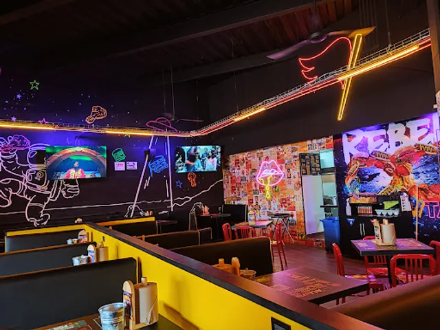 Rebel Wings El Refugio