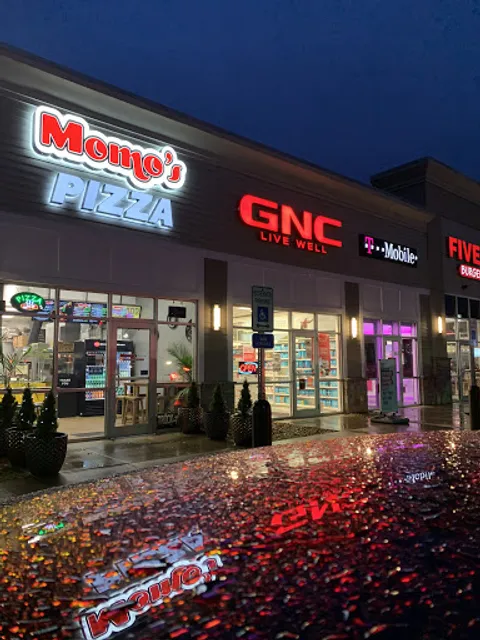 Momo Bistro & brick oven pizza