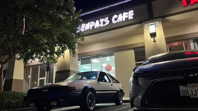Senpais Cafe