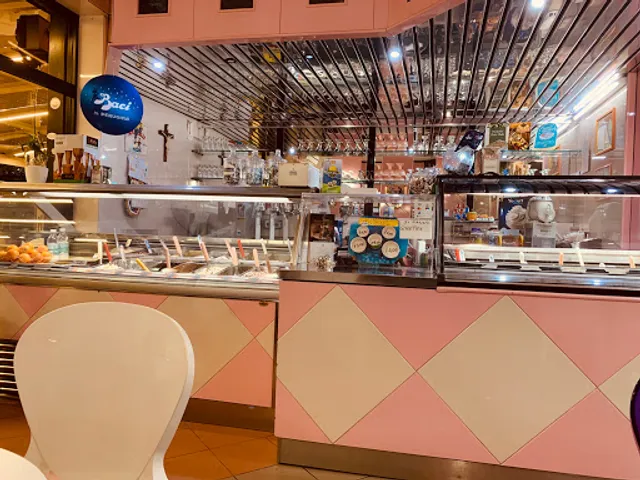 Brivido Goloso of Mary