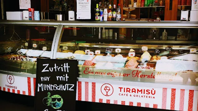 Cafè & Gelateria tiramisù (City Park)