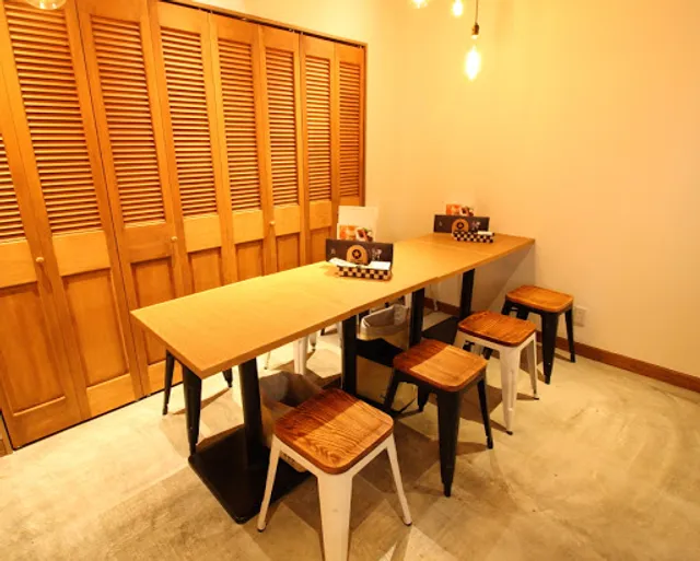 トン・ガリアーノ JR岡崎駅前店