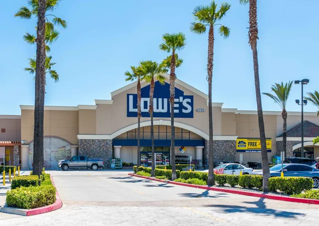 Sierra Lakes Shopping Center