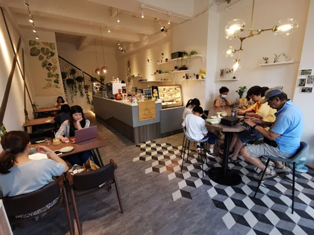 Faith in Faith 飛一啡 Café《甜點咖啡店》《店休日/店內相關須知請見IG臉書粉絲專頁》《目前未販售鹹食》