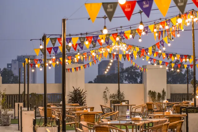 Canopy by Roomy, Rooftop Restaurant