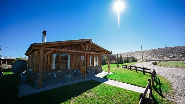 HOSTERIA y CABAÑAS LAS MORAS