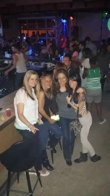 Upper Deck Bar And Grill