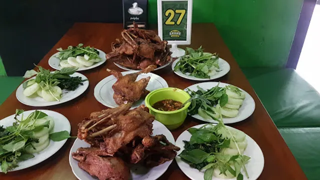 Bebek Goreng H Slamet by Waroeng Welirang