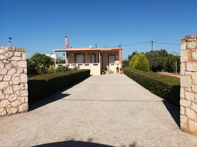 Pazinos/Neveli Cottage