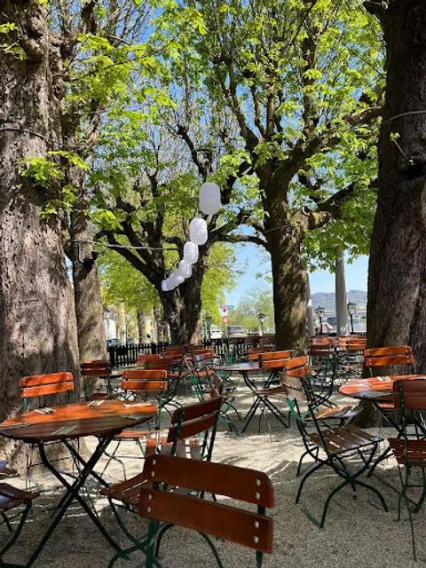 zum schwarzen schiff