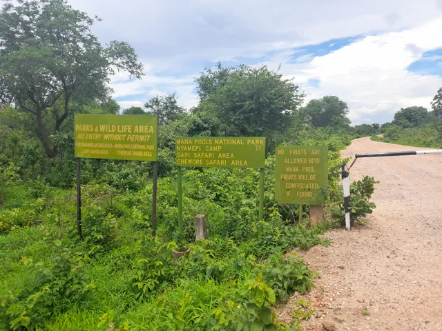 Chimutsi Gate, Mana Pools National Park