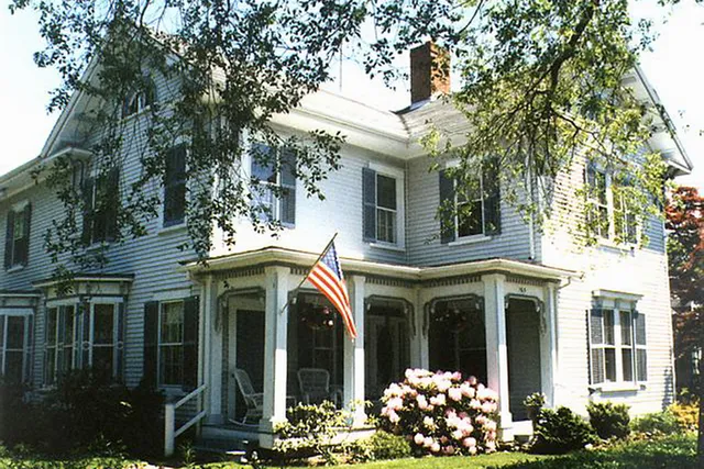 Isaiah Jones Homestead Bed & Breakfast