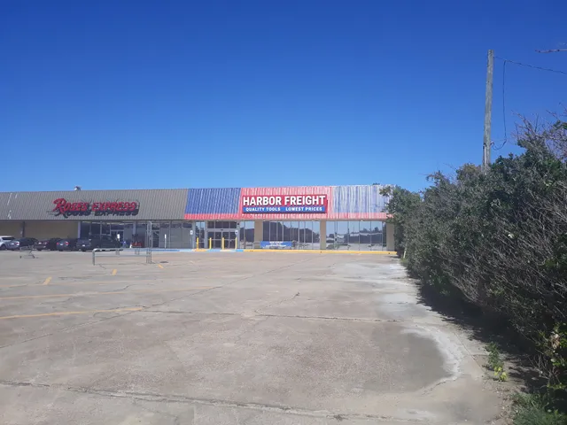 Mc Lemore's Shopping Center