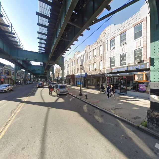 FIRST CLASS UNISEX BARBER SHOP