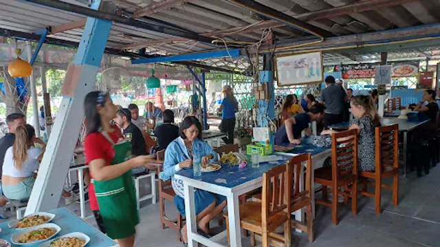 Tuk Restaurant ร้านข้าวต้มริมทาง