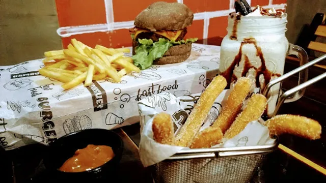 MIZAMI'S HAMBURGUERIA ARTESANAL