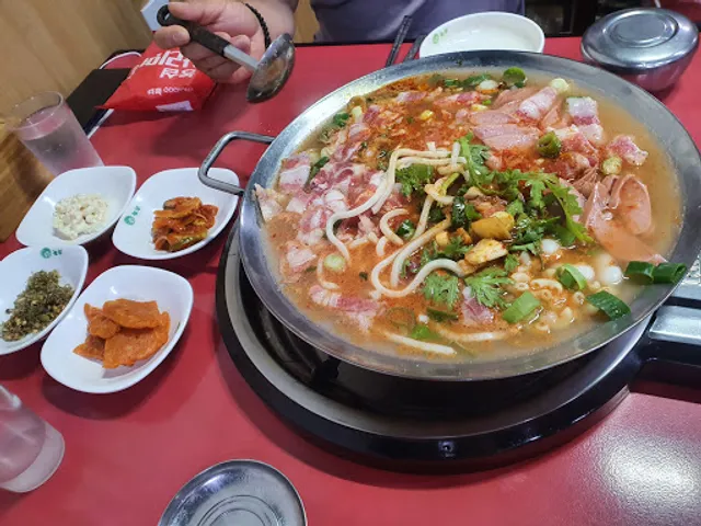 놀부부대찌개 & 철판구이