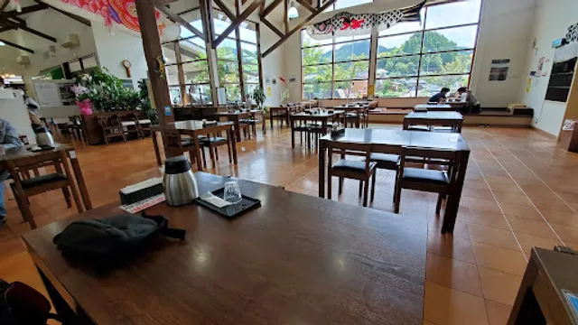 レストラン（道の駅 童話の里·くす）